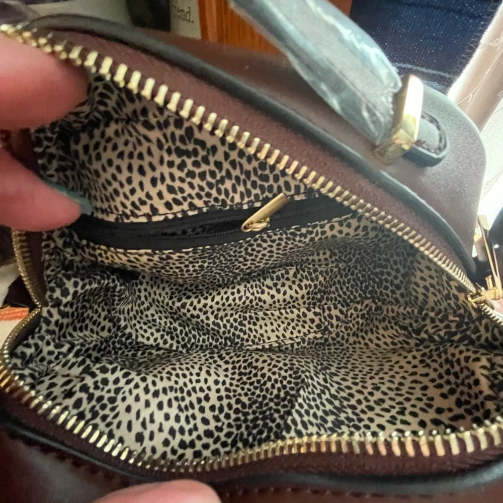 Alyssa Nicole Brown Crossbody Bag - Picture 3 of 4